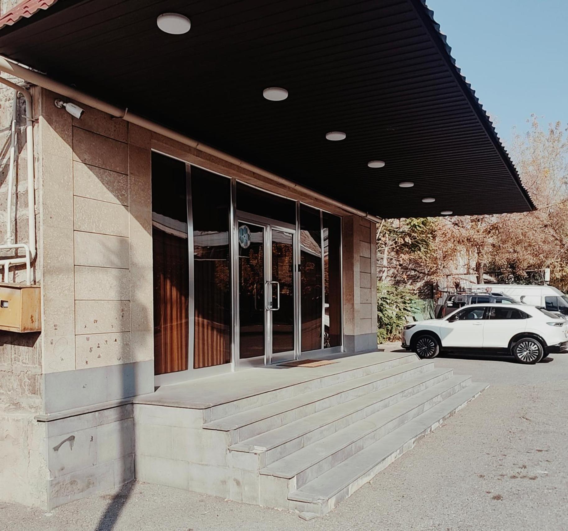 Areg Hotel Erivan Exterior foto